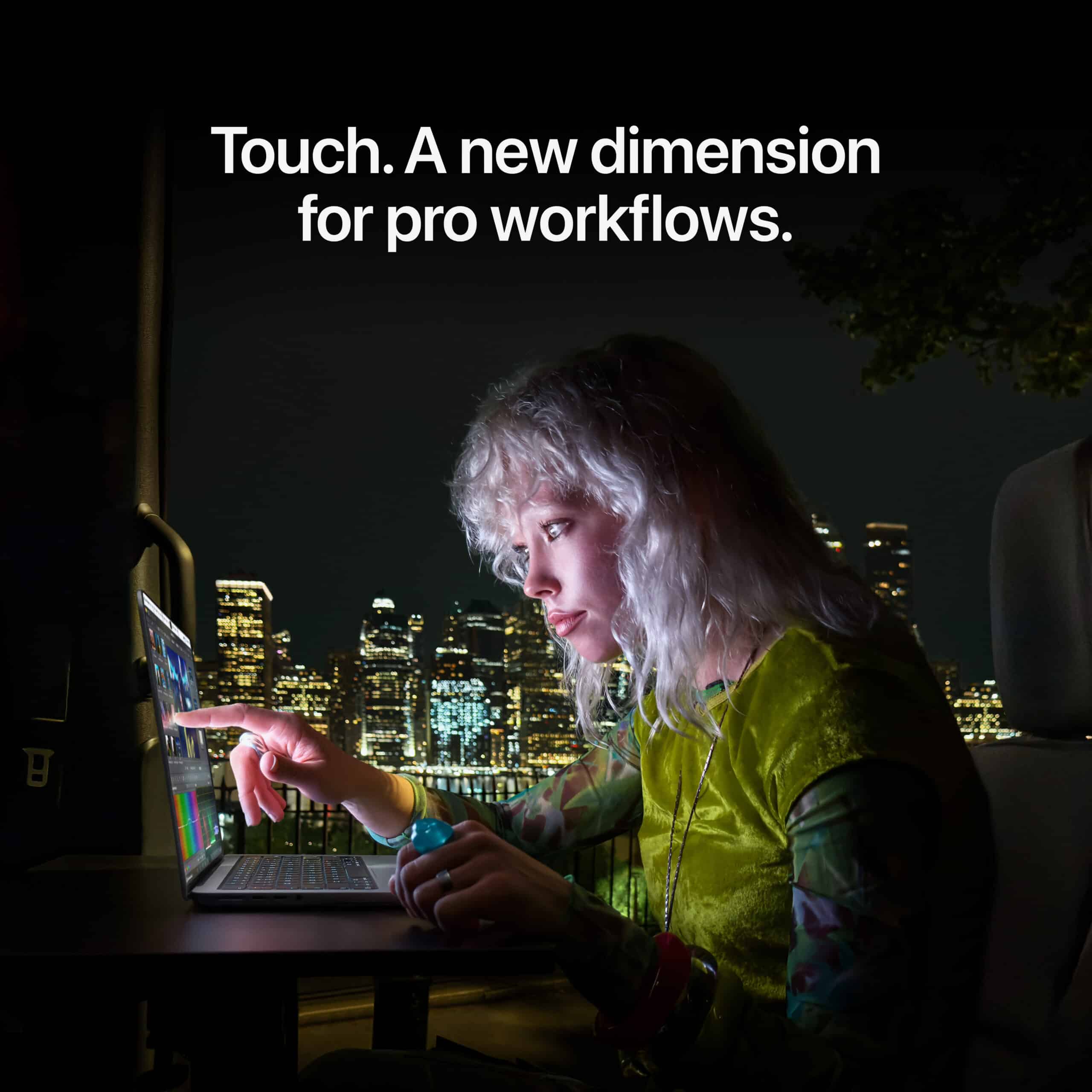 MacBook_Pro_PROLED_XDR_Display_14-in_M5_Pro_Space_Black_PDP_Image_Position_4__en-GB